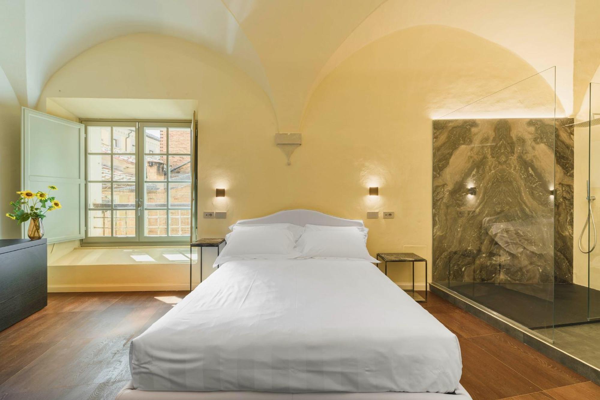 Palazzo Patrizi Suites & Spa Siena Exterior photo