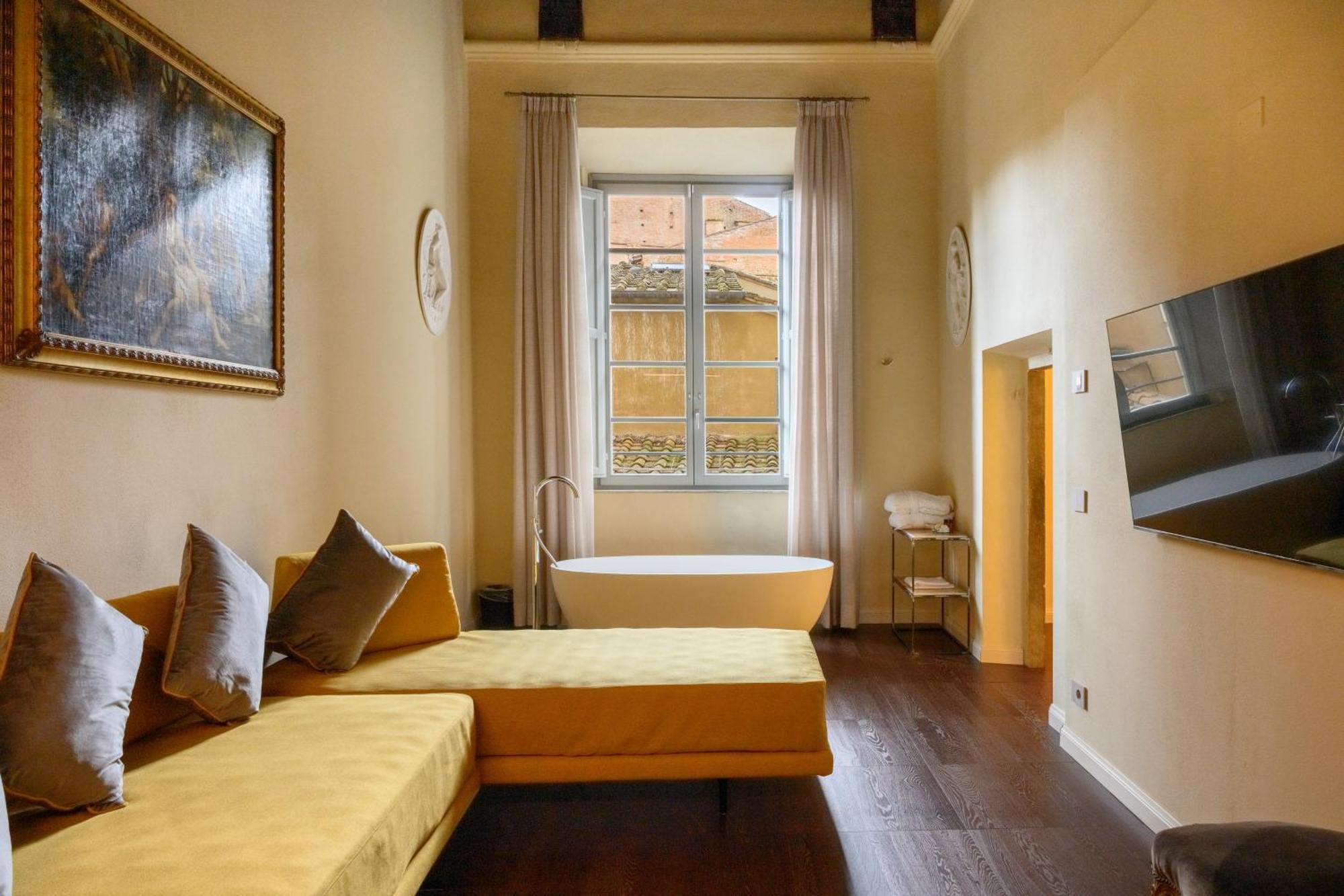 Palazzo Patrizi Suites & Spa Siena Exterior photo